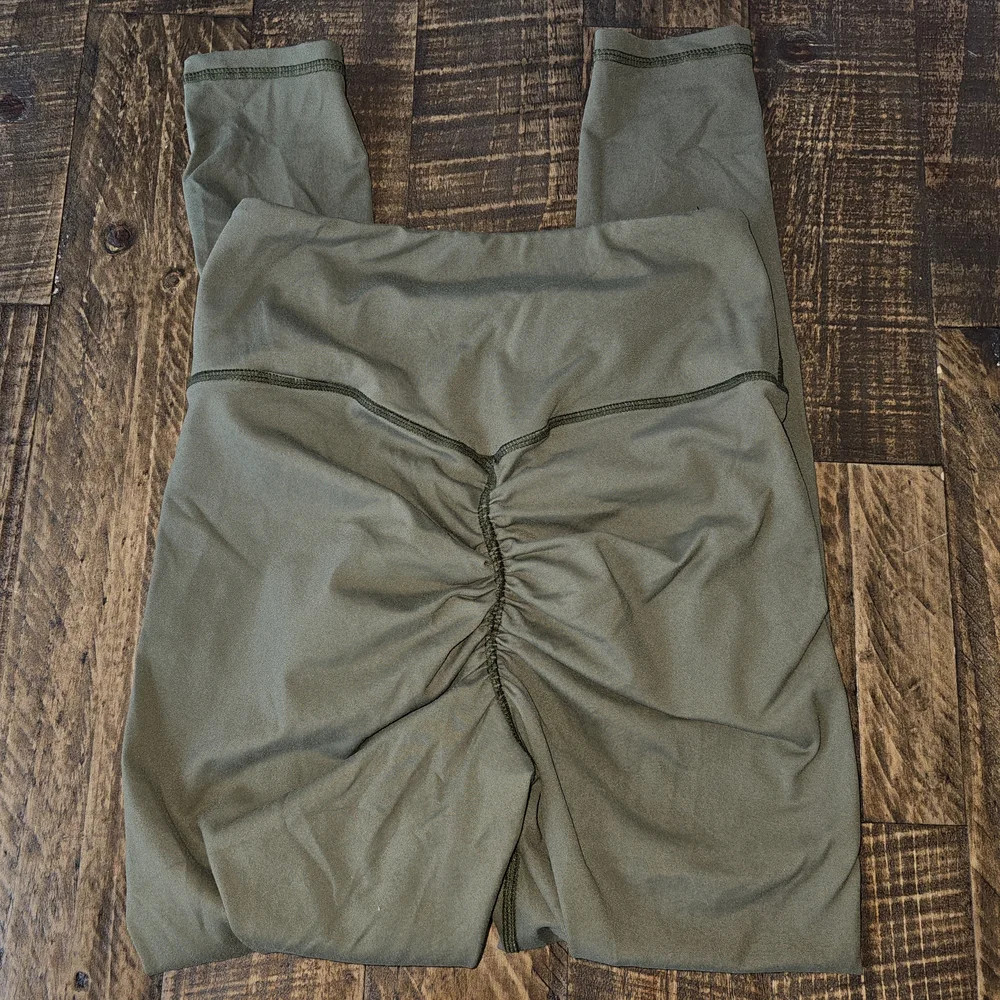Olive Green Leggings Butt Scrunch - Picture 5 of 8